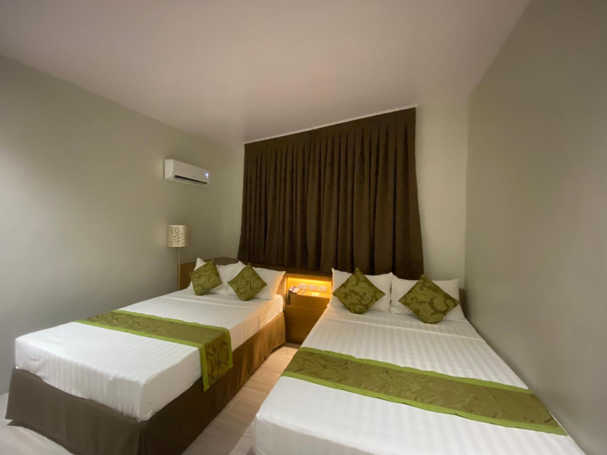 Maxi Hotel And Event Center Tagbilaran City Exterior foto
